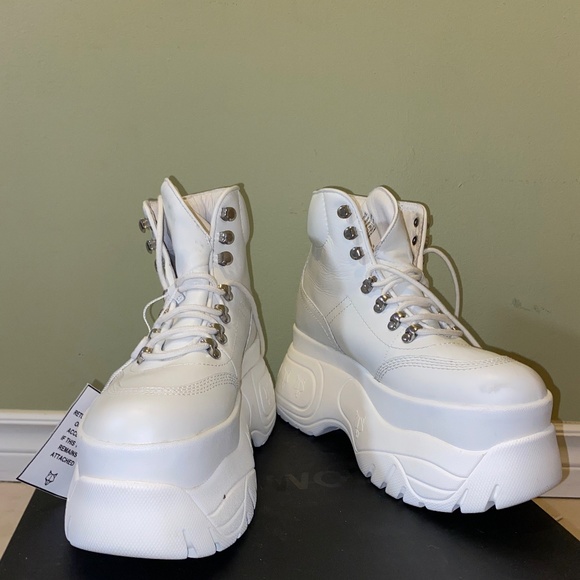 White platform shoes Naked Wolfe - Picture 1 of 3